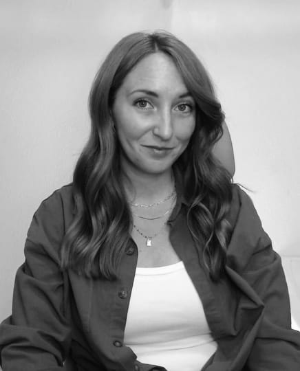 120 - Kelsea's dark experience with New Age theology and how turning her heart to Jesus Christ saved her marriage.