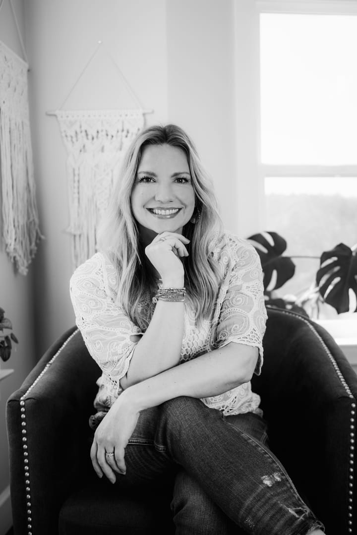 140 - Raised by hippies and shaken by anti-Mormon views, Amber shares the miracles that strengthened her.