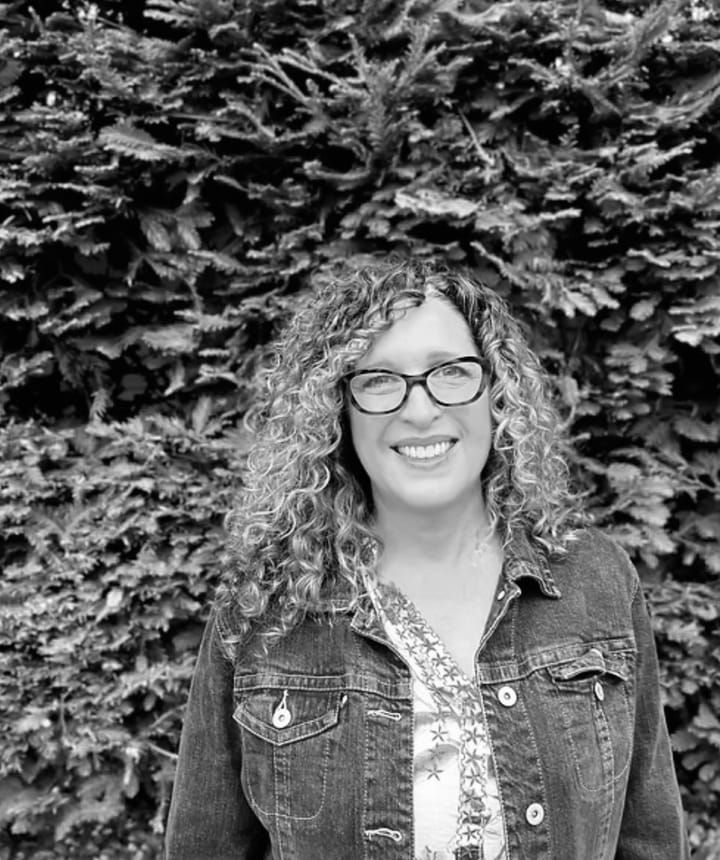 138 - Jennifer shares how the Savior helps her overcome personal challenges at church and how she came back from “quiet quitting."